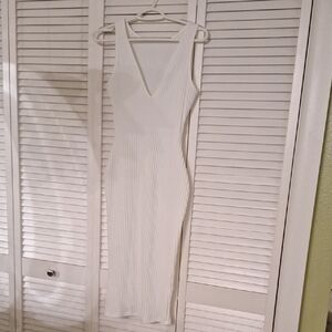 White Ribbed V-Neck Sleeveless Midi Dress